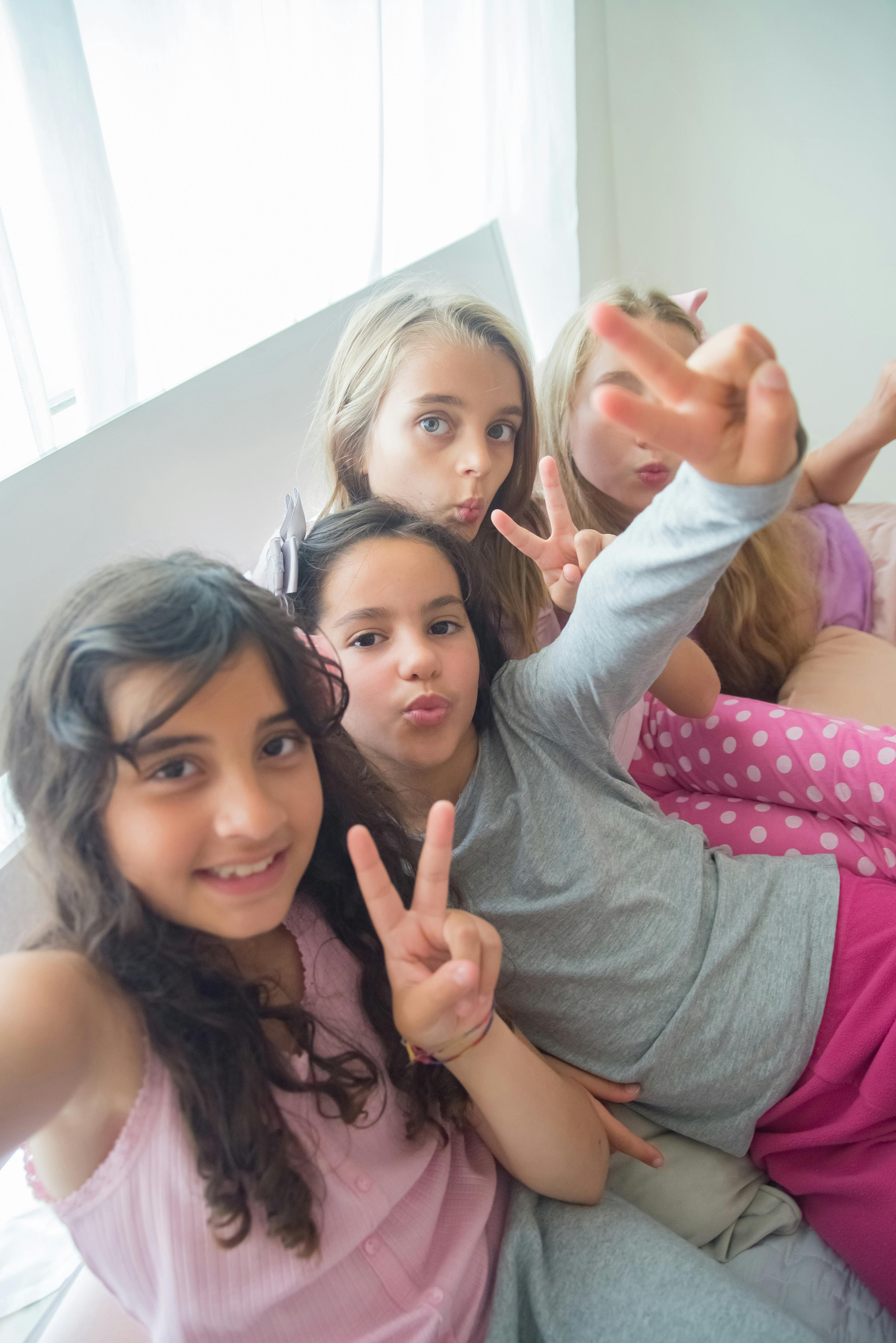 热播影片封面图